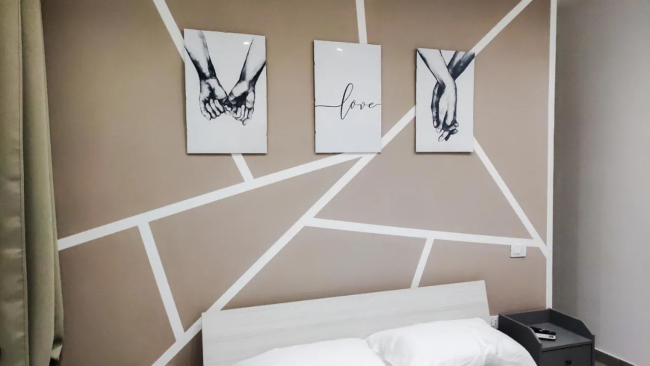 Bed & Breakfast Dantonarooms Naples Italy