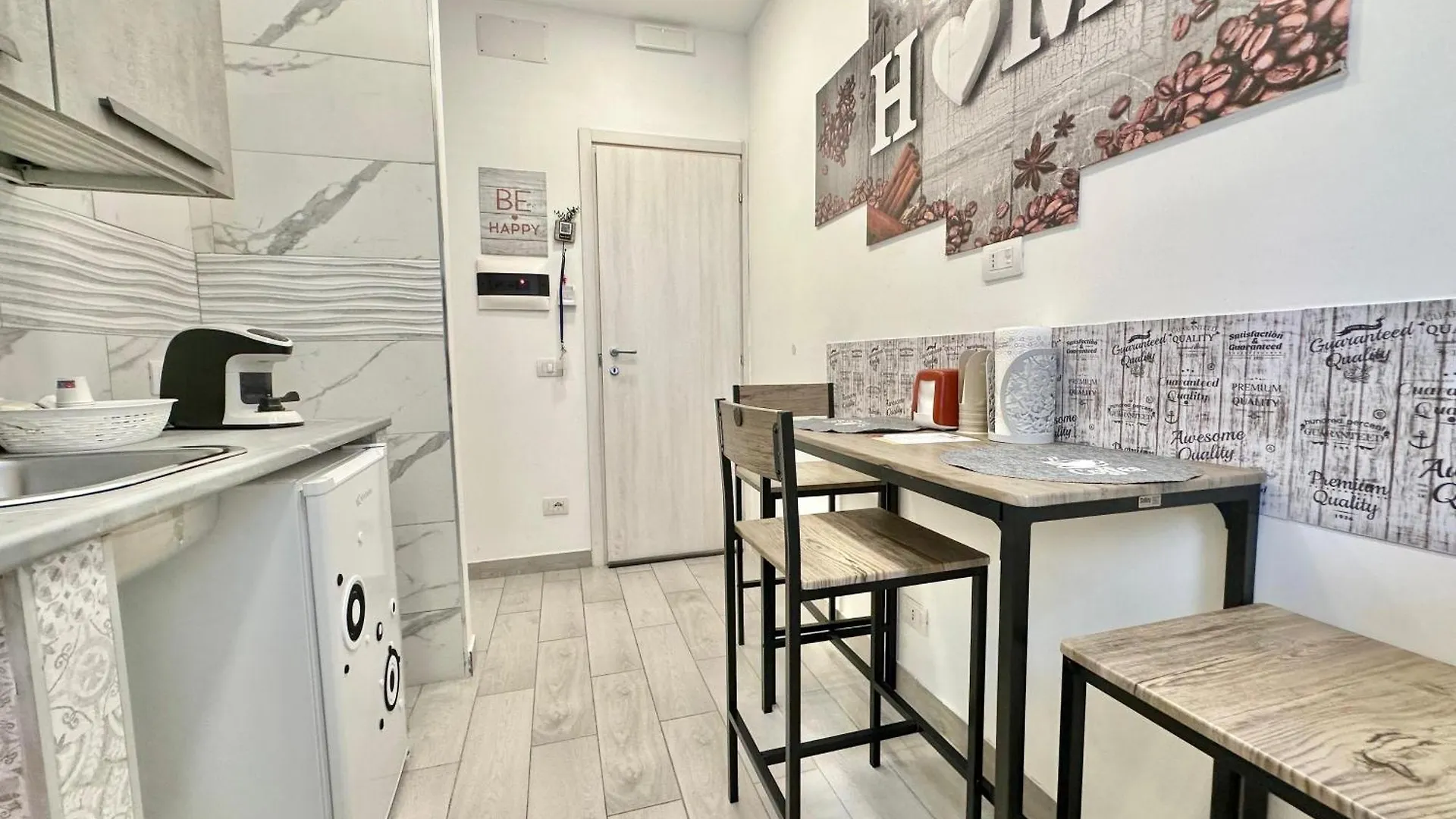 Bed & Breakfast Dantonarooms Naples