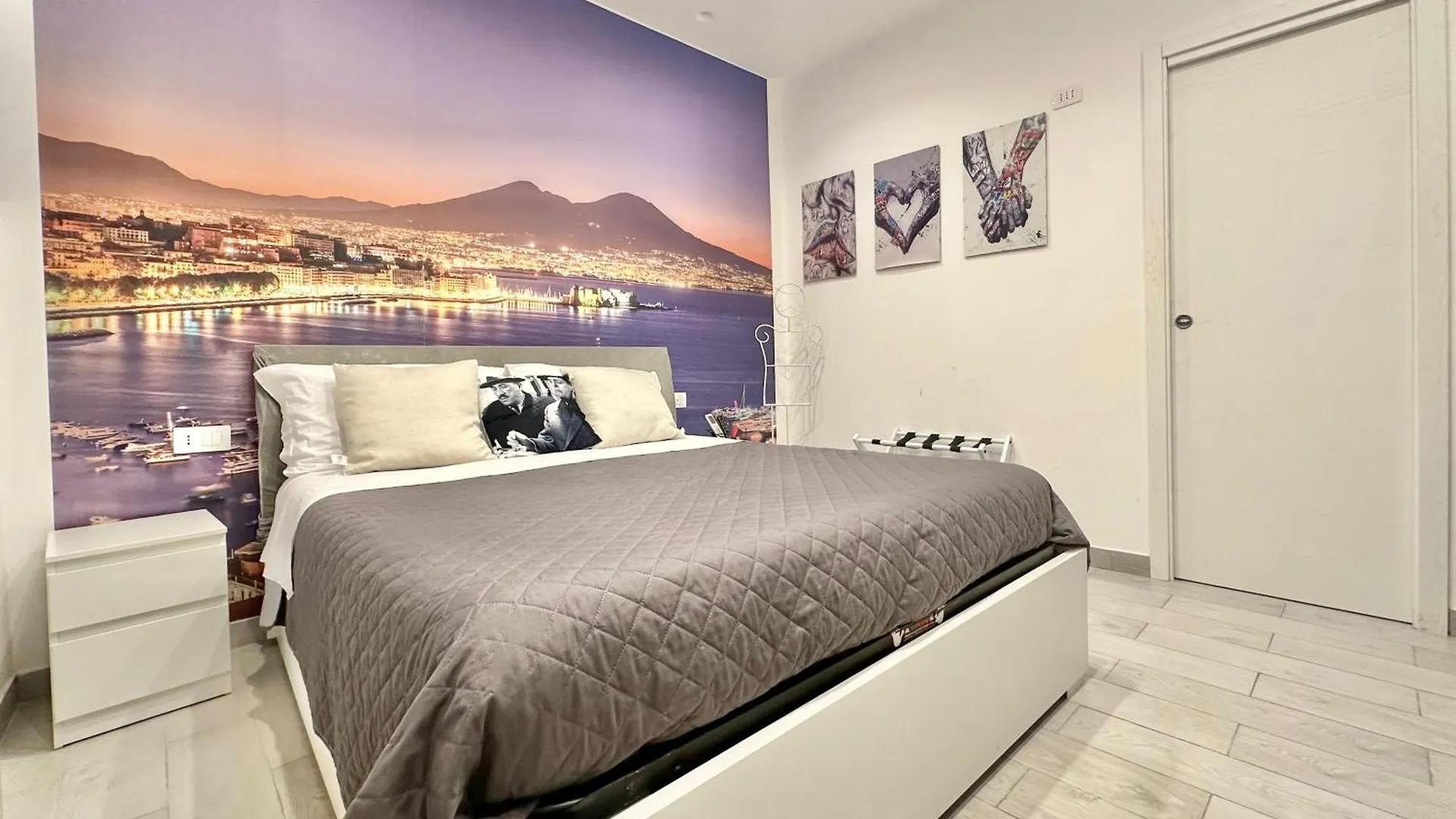 Bed & Breakfast Dantonarooms Naples Italy